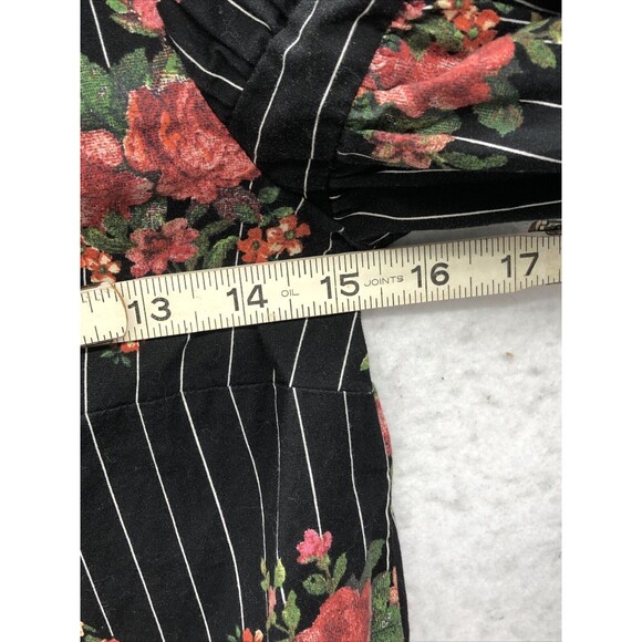 H&M Women’s Blouse Size 2 Black Floral Ruffle Mock Neck Keyhole Closure - Picture 8 of 14